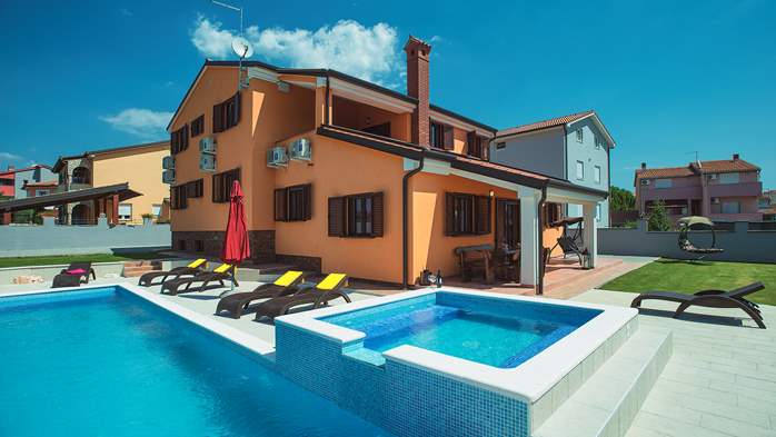 Spaziosa villa a Pula con piscina e jacuzzi, per 14 persone, 4