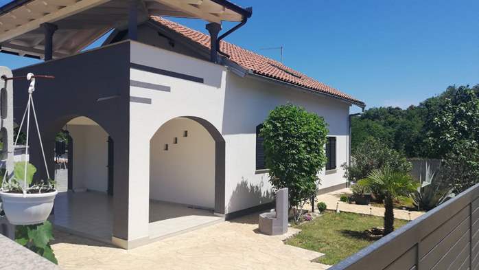 Das Haus in Pavicini bietet Apartments für Familien, 8