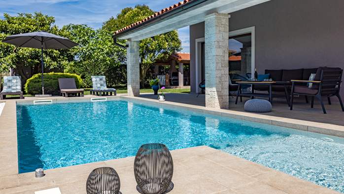 Beautifully decorated villa with pool for 6 persons, near Pula, 3