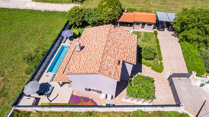 Villa con piscina, splendidamente decorata, per 6 persone, 9