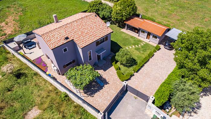 Villa con piscina, splendidamente decorata, per 6 persone, 23