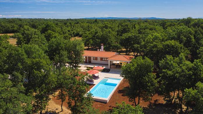 Villa mit privatem Pool für 4 Personen und großzügigem Grundstück, 1