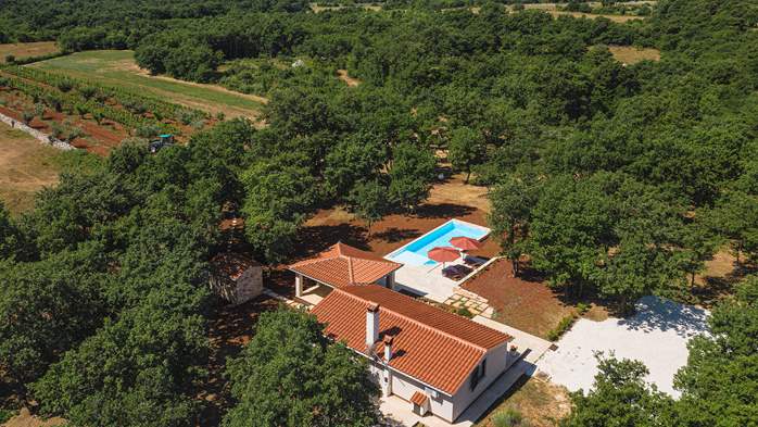 Villa mit privatem Pool für 4 Personen und großzügigem Grundstück, 6