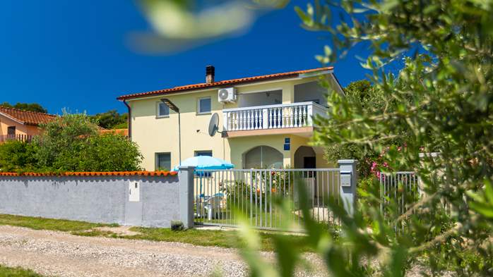 A family house in Medulin offers an apartment for 2-4 people, 18