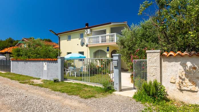 A family house in Medulin offers an apartment for 2-4 people, 17