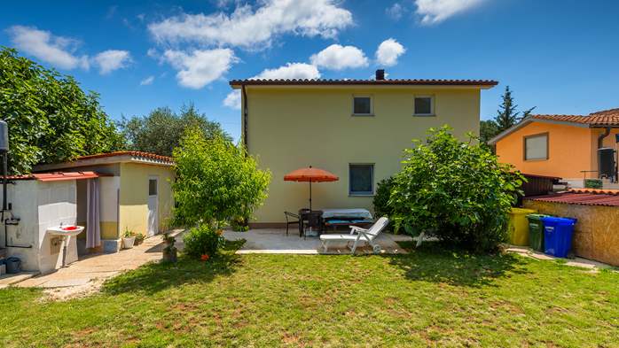 A family house in Medulin offers an apartment for 2-4 people, 22