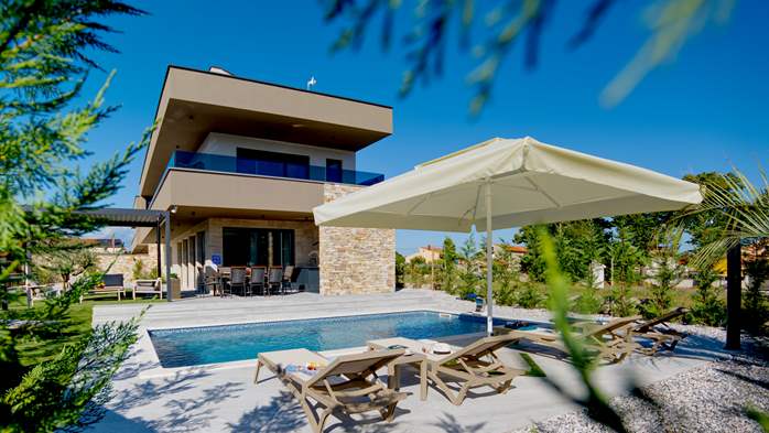 Modern Villa Pieron for 8 people, 1