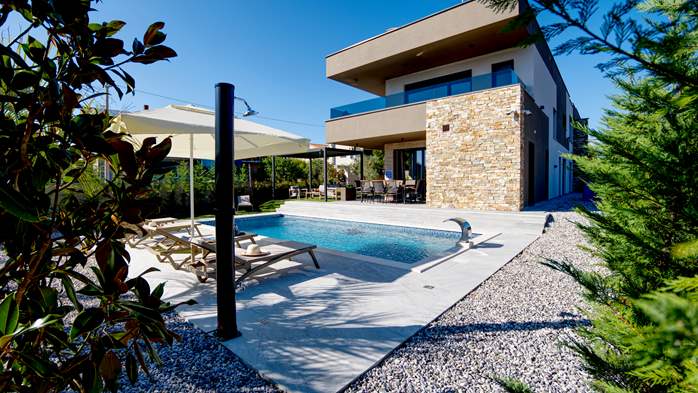 Modern Villa Pieron for 8 people, 2