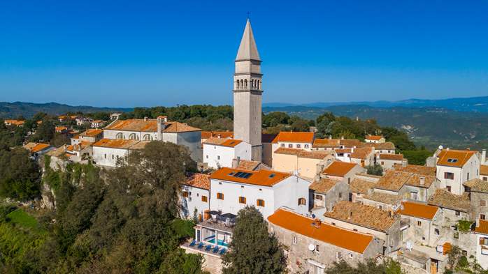 Apartmani u centru Pićana s bazenom i prekrasnim pogledom, 18