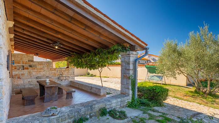 Villa with private pool, decorated in traditional Istrian style, 19