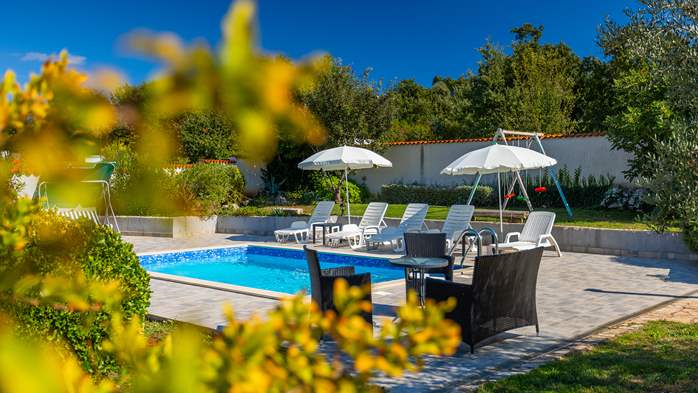 Villa with private pool, decorated in traditional Istrian style, 26