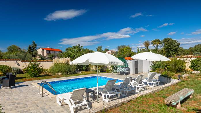 Villa with private pool, decorated in traditional Istrian style, 35