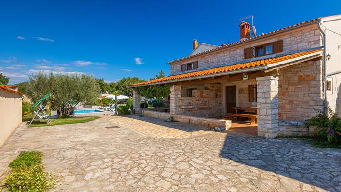 Villa with private pool, decorated in traditional Istrian style, 11