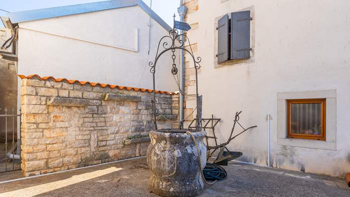 Villa with private pool, decorated in traditional Istrian style, 9