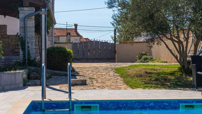 Villa with private pool, decorated in traditional Istrian style, 14