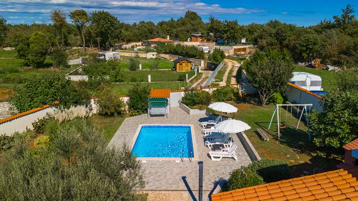 Villa with private pool, decorated in traditional Istrian style, 4