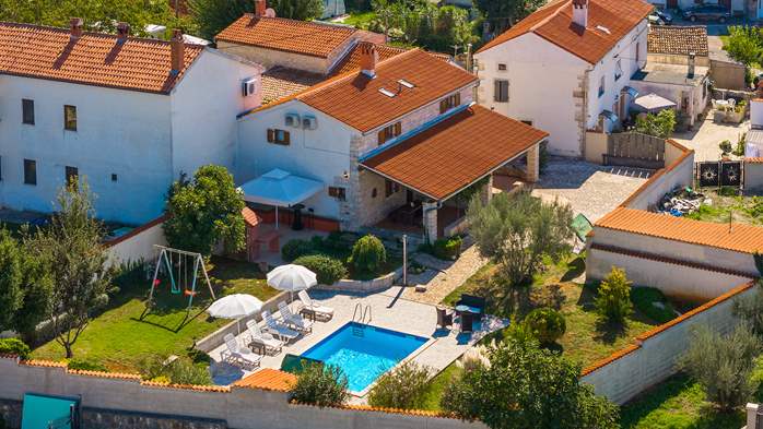 Villa with private pool, decorated in traditional Istrian style, 8