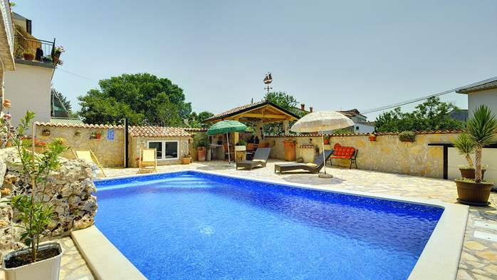 Apartments with heated pool, close to the beach, for adults, 16