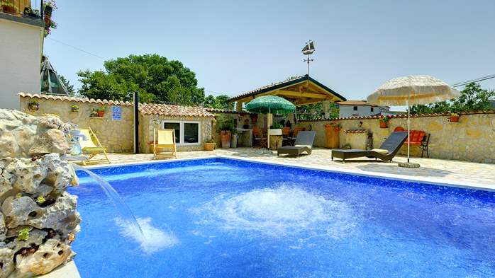 Apartments with heated pool, close to the beach, for adults, 15