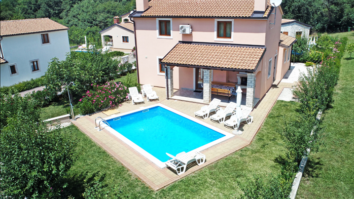 Charming villa with swimming pool, 3 bedrooms, wi-fi, BBQ, 1