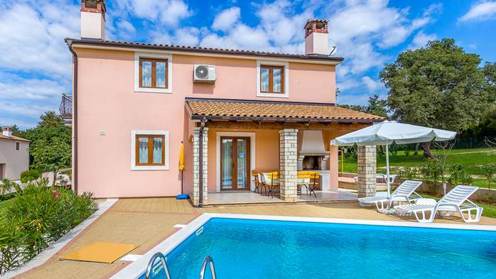 Charming villa with swimming pool, 3 bedrooms, wi-fi, BBQ, 4
