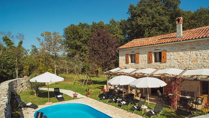 Villa su due piani, con piscina e terrazza nell'Istria centrale, 10