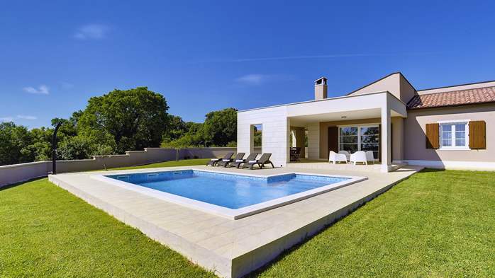 Bella e moderna villa con piscina privata, Wi-Fi, vista mare, 4
