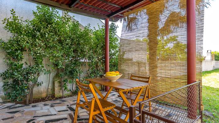 Charming house in Pula with a large garden for 4 persons, 10