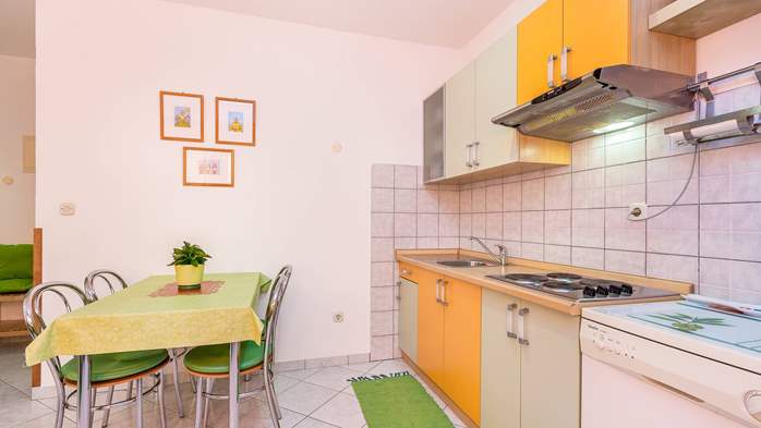 Nice, colorful apartment for 4 persons with two bedrooms, WiFi, 2