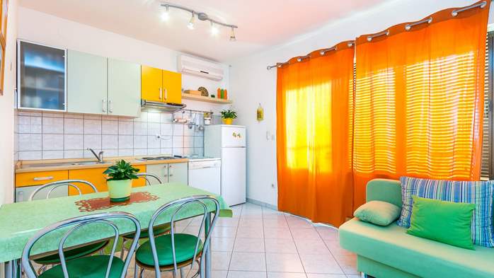 Nice, colorful apartment for 4 persons with two bedrooms, WiFi, 1