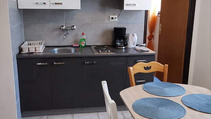 Namješten apartman s dvije spavaće sobe, bazenom i jaccuzijem, 4