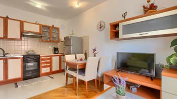 Apartment with double room and private balcony for 3 people, 4