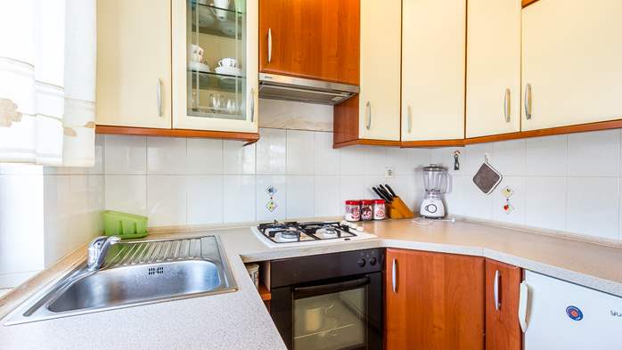 Apartman u blizini Ližnjana s privatnim bazenom, 3