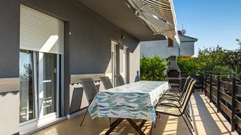 Appartamento per 8 persone con ambiente piacevole, balcone, 28