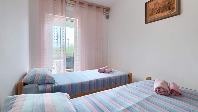 Apartment for 8 persons with pleasant ambience, private balcony, 15