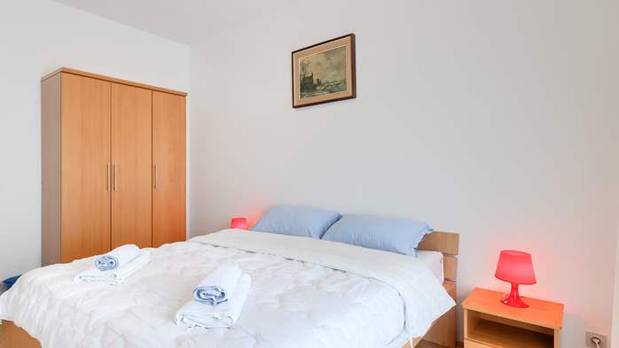 Apartman za 8 osoba ugodnog ambijenta, privatni balkon, WiFi, 17