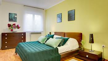 Cozy and bright apartment with big terrace, shared pool and WIFI, 1